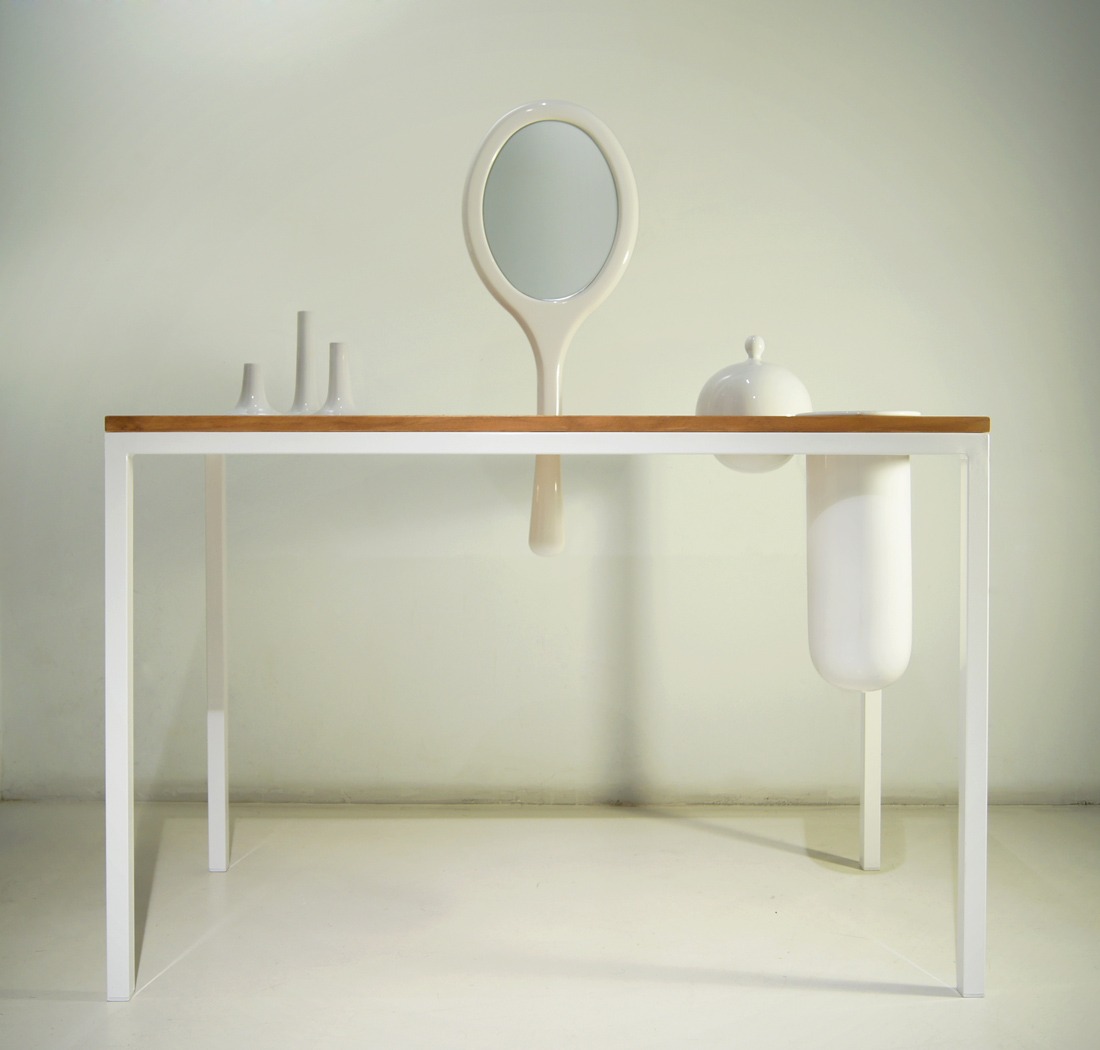 Plug-In The Family Dressing table